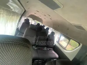 Toyota HiAce 2010 White