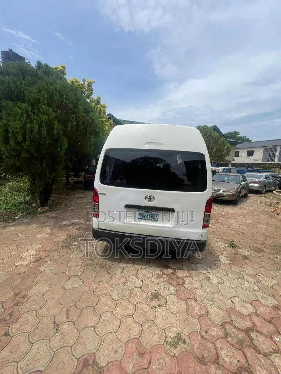 Toyota HiAce 2010 White
