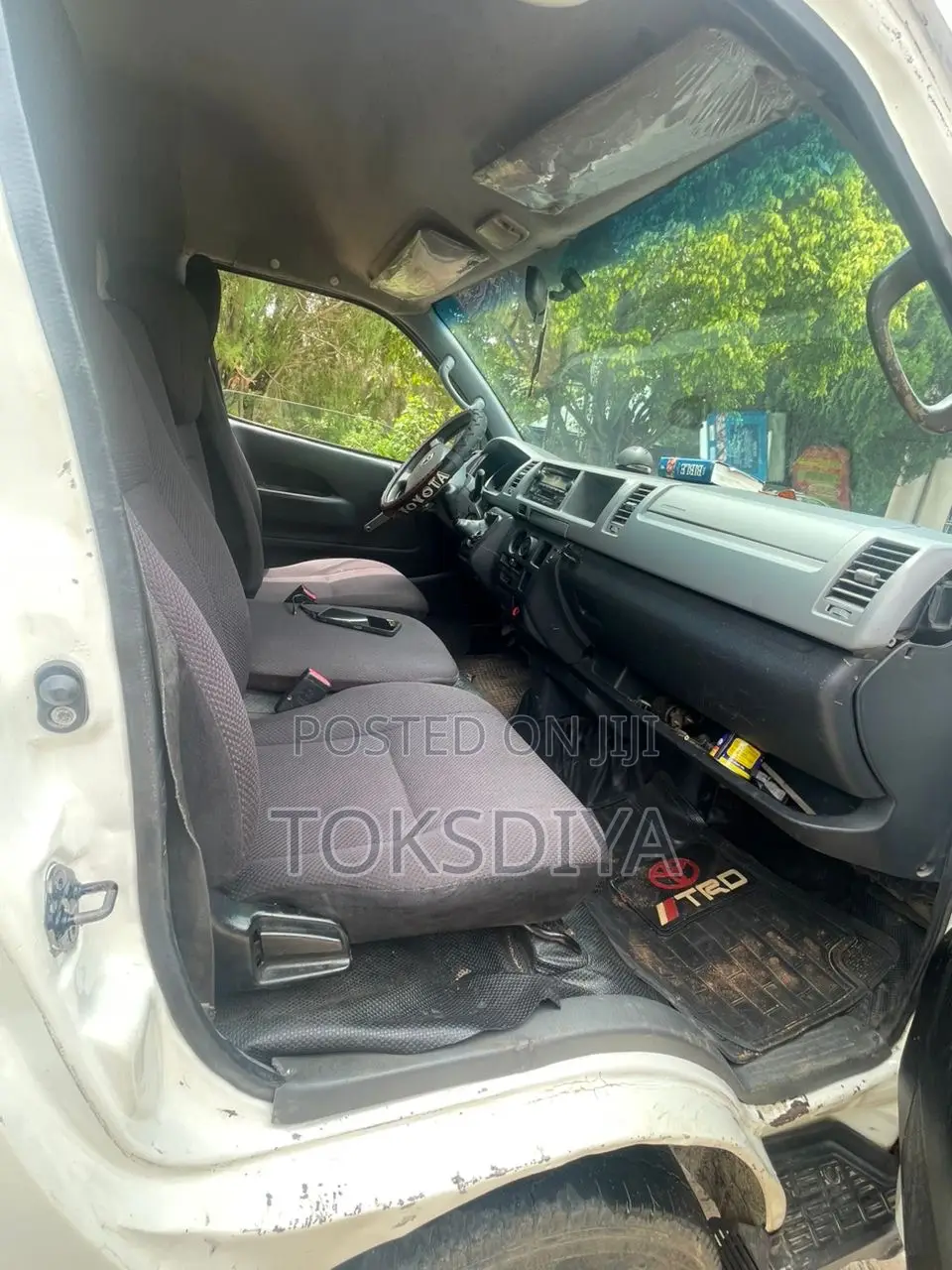 Toyota HiAce 2010 White