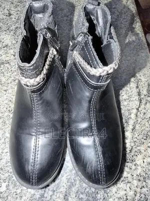 Women's Black Side-Zipper Winter Boots - Clean Sole