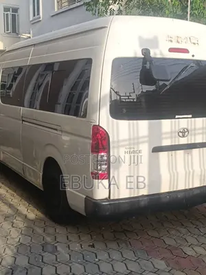 Toyota HiAce 2017 White