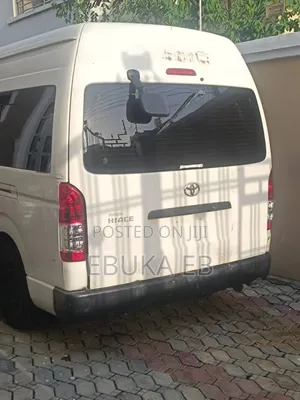 Toyota HiAce 2017 White