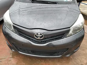 Toyota Yaris LE Hatchback 3dr 2013 Gray
