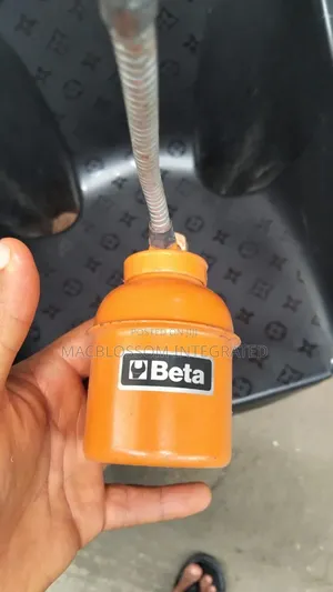 Beta Oil Can