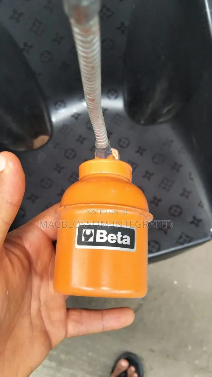 Beta Oil Can