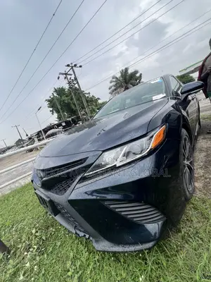 Toyota Camry SE FWD 2020 Blue