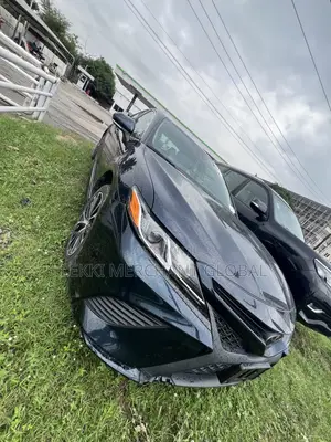 Toyota Camry SE FWD 2020 Blue