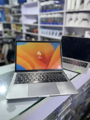 Laptop Apple MacBook 2019 16GB Intel Core i7 SSD 256GB