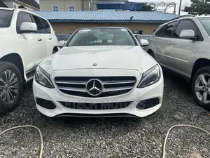 Mercedes-Benz C300 Luxury 4dr AWD 4Matic Sedan (2.0L 4cyl 7A) 2015 White