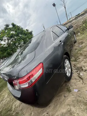 Toyota Camry LE 4dr Sedan (2.5L 4cyl 6AM) 2010 Gray