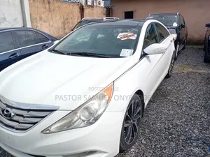 Hyundai Sonata Limited 2.0T Sedan (2.0L 4cyl 6A) 2012 White