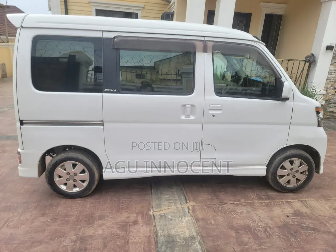 Daihatsu Hijet 2012 White