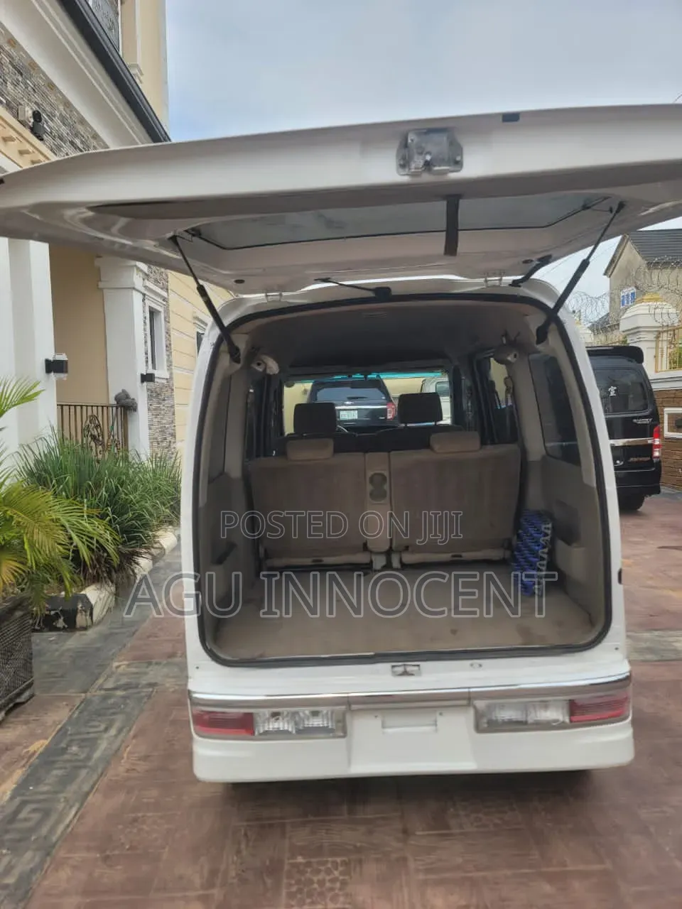 Daihatsu Hijet 2012 White