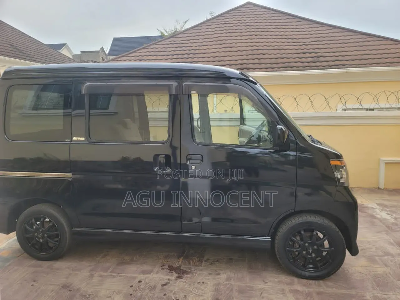 Daihatsu Hijet 2010 Black