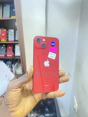 Apple iPhone 13 128 GB Red