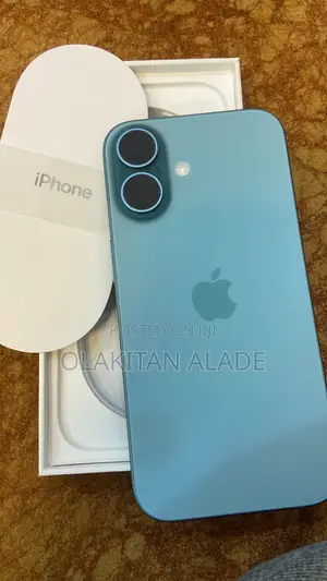 Apple iPhone 16 128 GB Green