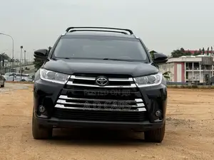 Toyota Highlander XLE V6 4x4 (3.5L 6cyl 6A) 2016 Black
