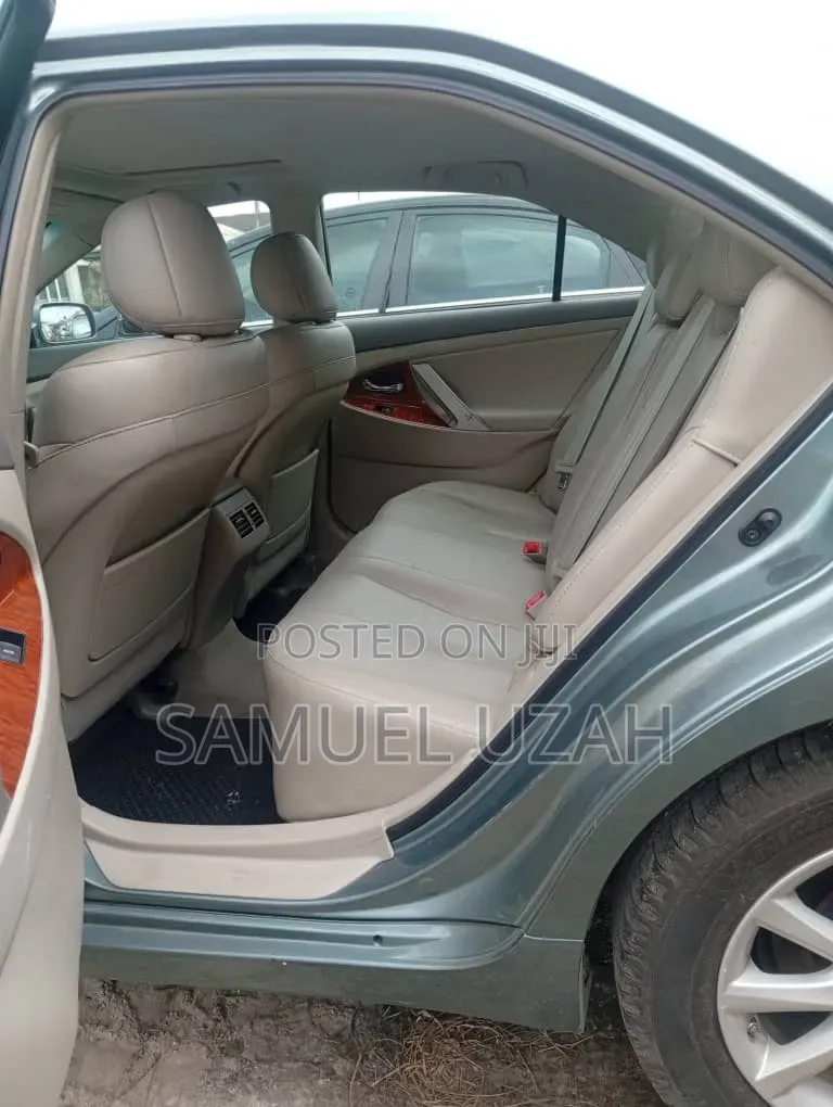 Toyota Camry 2011 Green