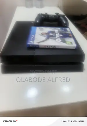 Clean Ps4 Console and 1 Free Game Cd