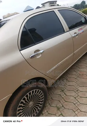 Toyota Corolla LE 2004 Gold