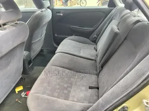 Toyota Avensis 1.6 VVT-i 2000 Gold