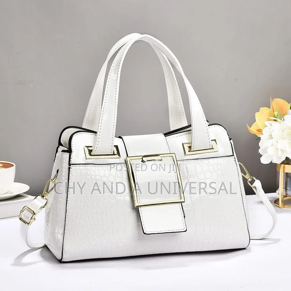 High Quality Handbag With Adjustable Strap