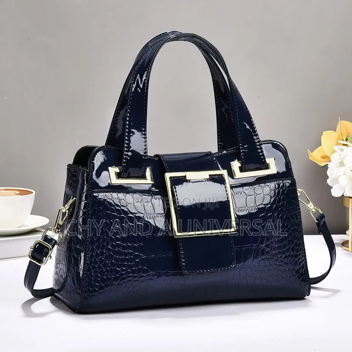 High Quality Handbag With Adjustable Strap