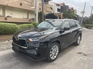 Toyota Highlander Limited 2021 Black