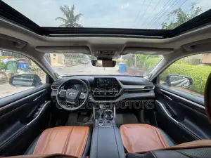 Toyota Highlander Limited 2021 Black