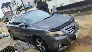 Toyota Camry XLE V6 4dr Sedan (3.5L 6cyl 6A) 2011 Blue