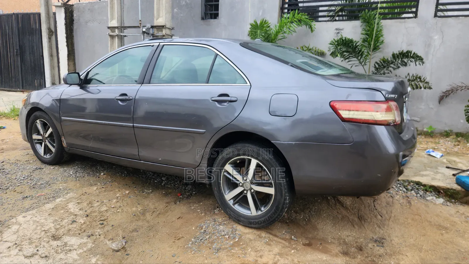 Toyota Camry XLE V6 4dr Sedan (3.5L 6cyl 6A) 2011 Blue