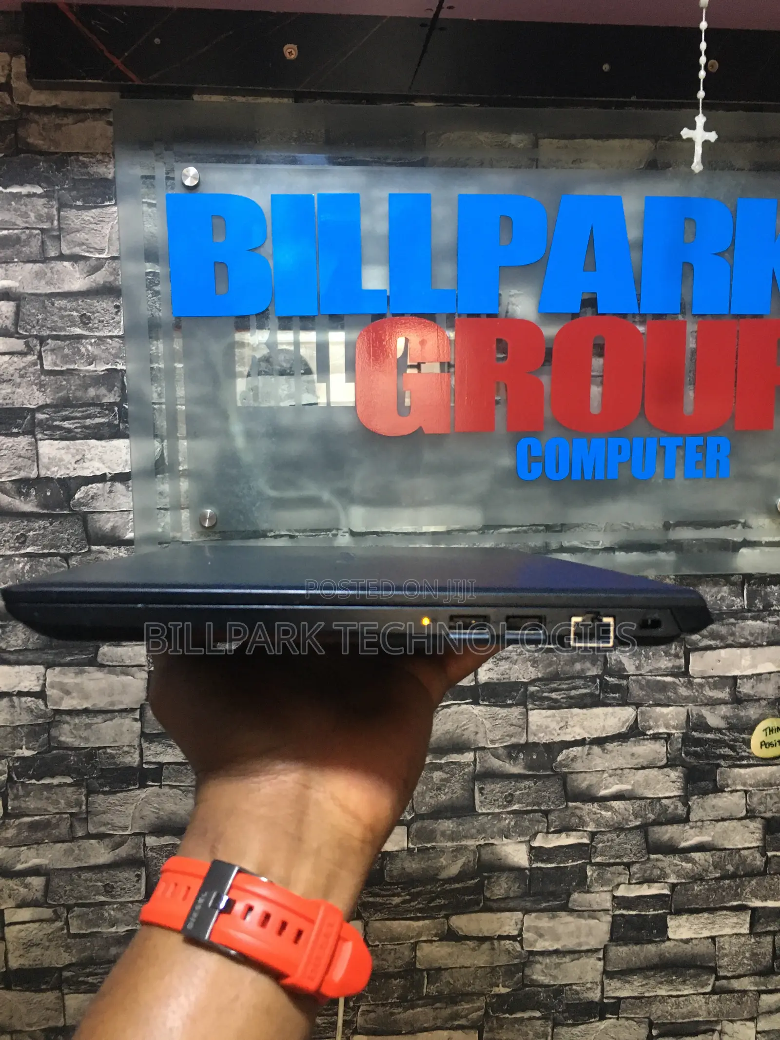 Laptop 8GB Intel Core i5 SSD 128GB