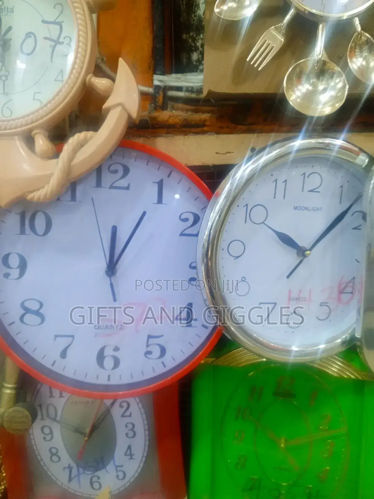 Wall Clocks_ Souvenir Items