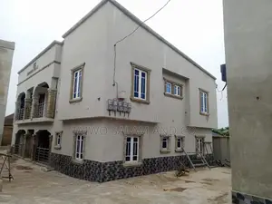 2bdrm Block of Flats in Lagelu for rent