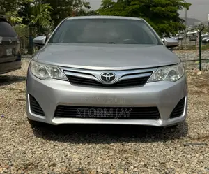 Toyota Camry LE 4dr Sedan (2.5L 4cyl 6A) 2013 Silver