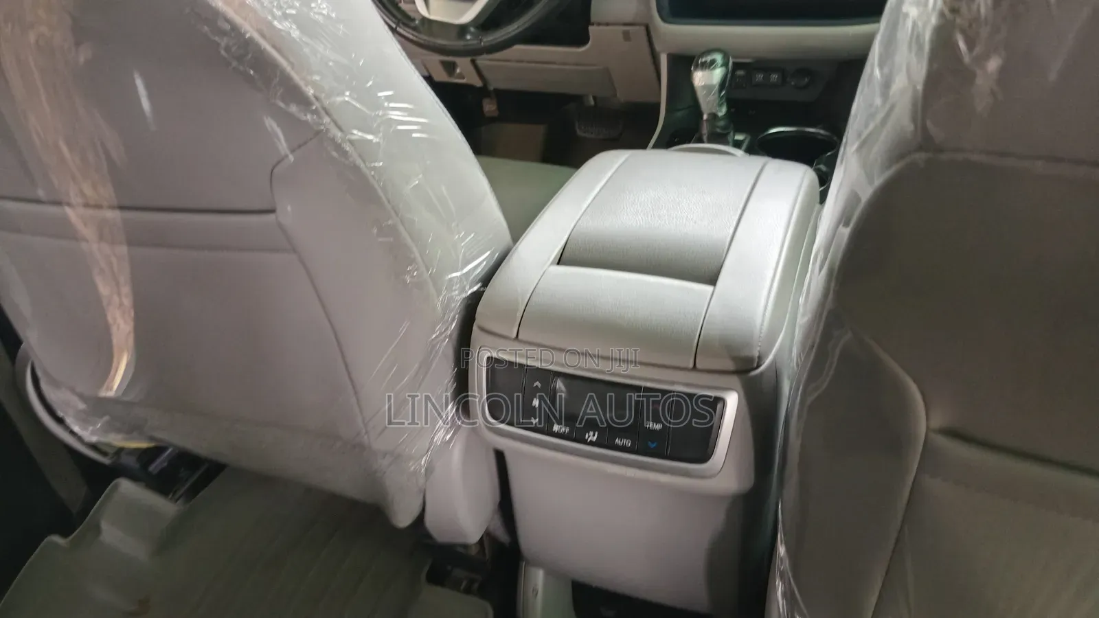 Toyota Highlander XLE 4x4 V6 (3.5L 6cyl 8A) 2018 Off white