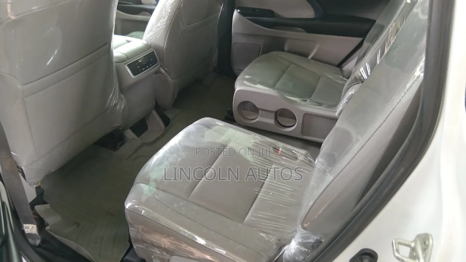 Toyota Highlander XLE 4x4 V6 (3.5L 6cyl 8A) 2018 Off white