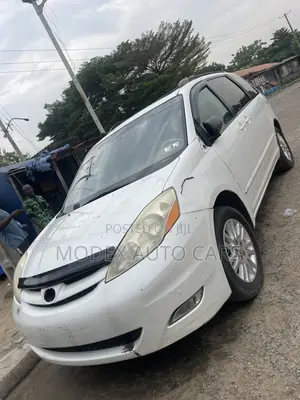 Toyota Sienna XLE AWD 2006 White