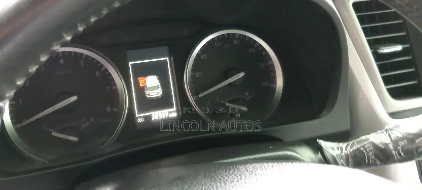 Toyota Highlander XLE 4x4 V6 (3.5L 6cyl 8A) 2018 Off white