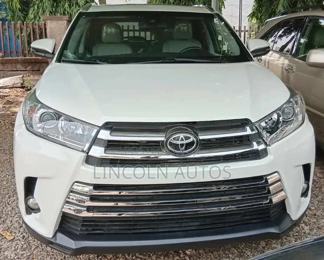 Toyota Highlander XLE 4x4 V6 (3.5L 6cyl 8A) 2018 Off white