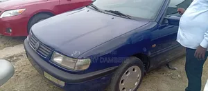 Volkswagen Passat 1997 Blue