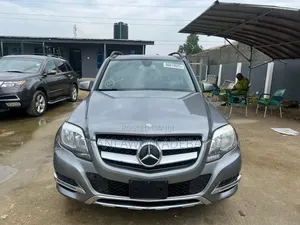 Mercedes-Benz GLK-Class Base GLK 250 BlueTEC 4dr AWD 4MATIC (2.1L 4cyl)