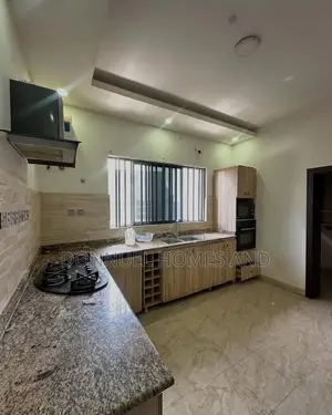3bdrm Apartment in Lekki Phase 1 for rent