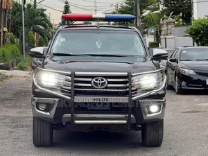 Toyota Hilux SR5 4x4 2016 Black