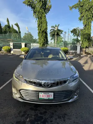 Toyota Avalon Limited 4dr Sedan (3.5L 6cyl 6A) 2014 Gold