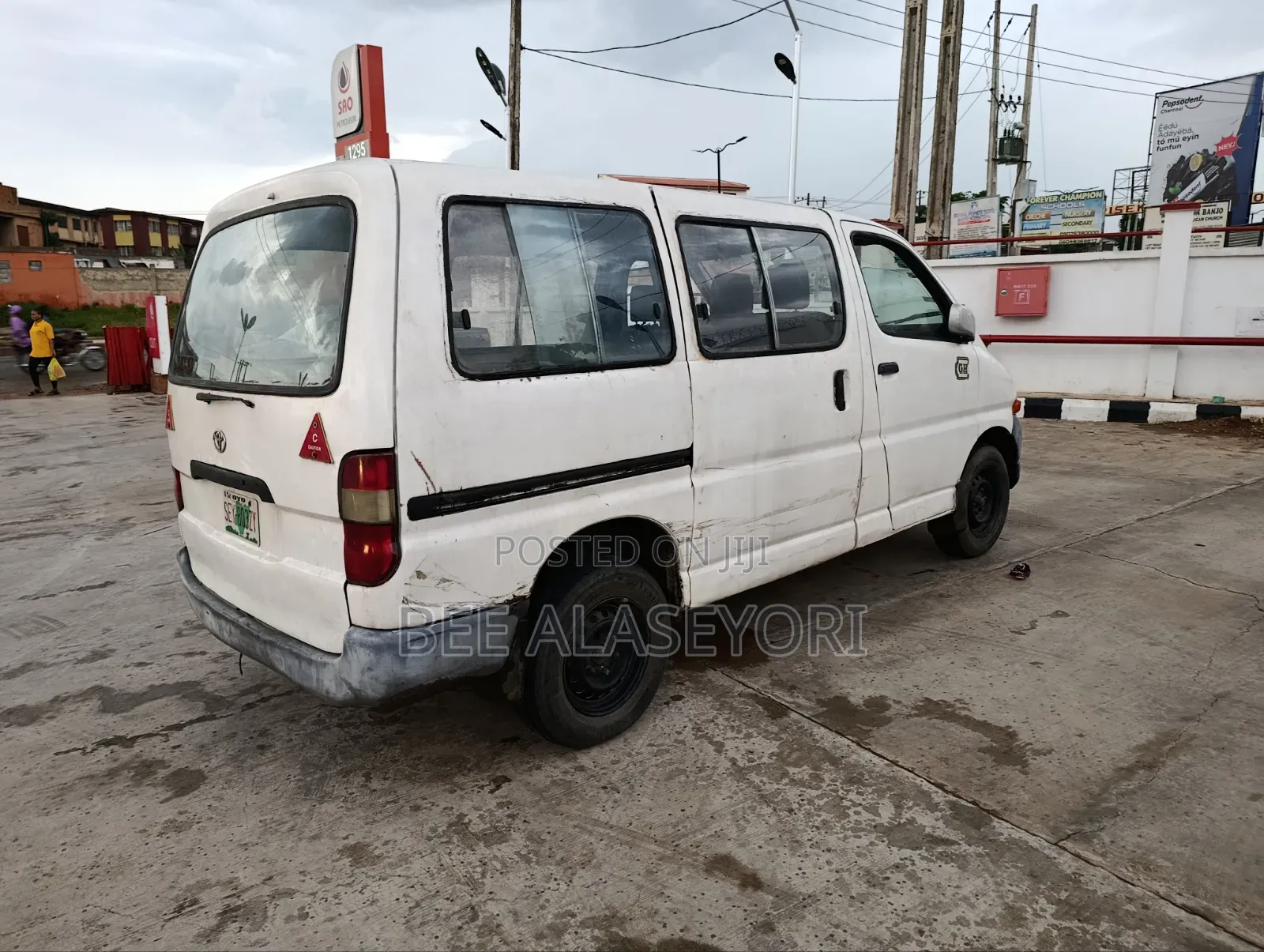 Toyota HiAce 1998 White
