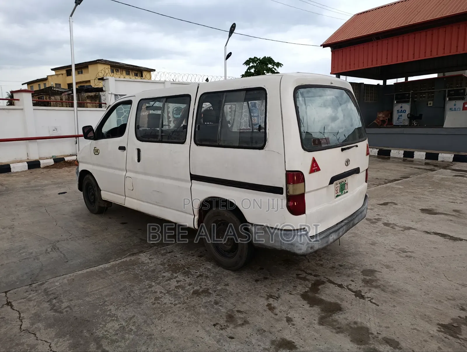 Toyota HiAce 1998 White