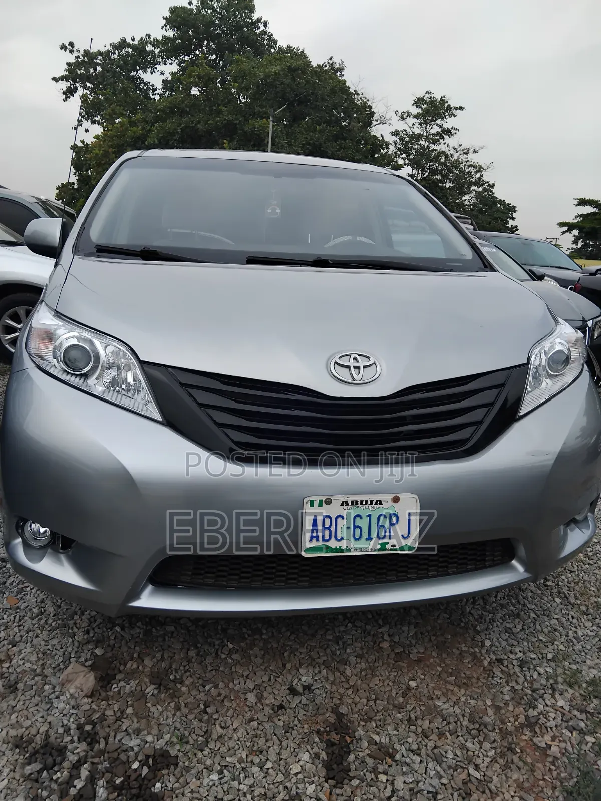 Toyota Sienna 2011 Silver