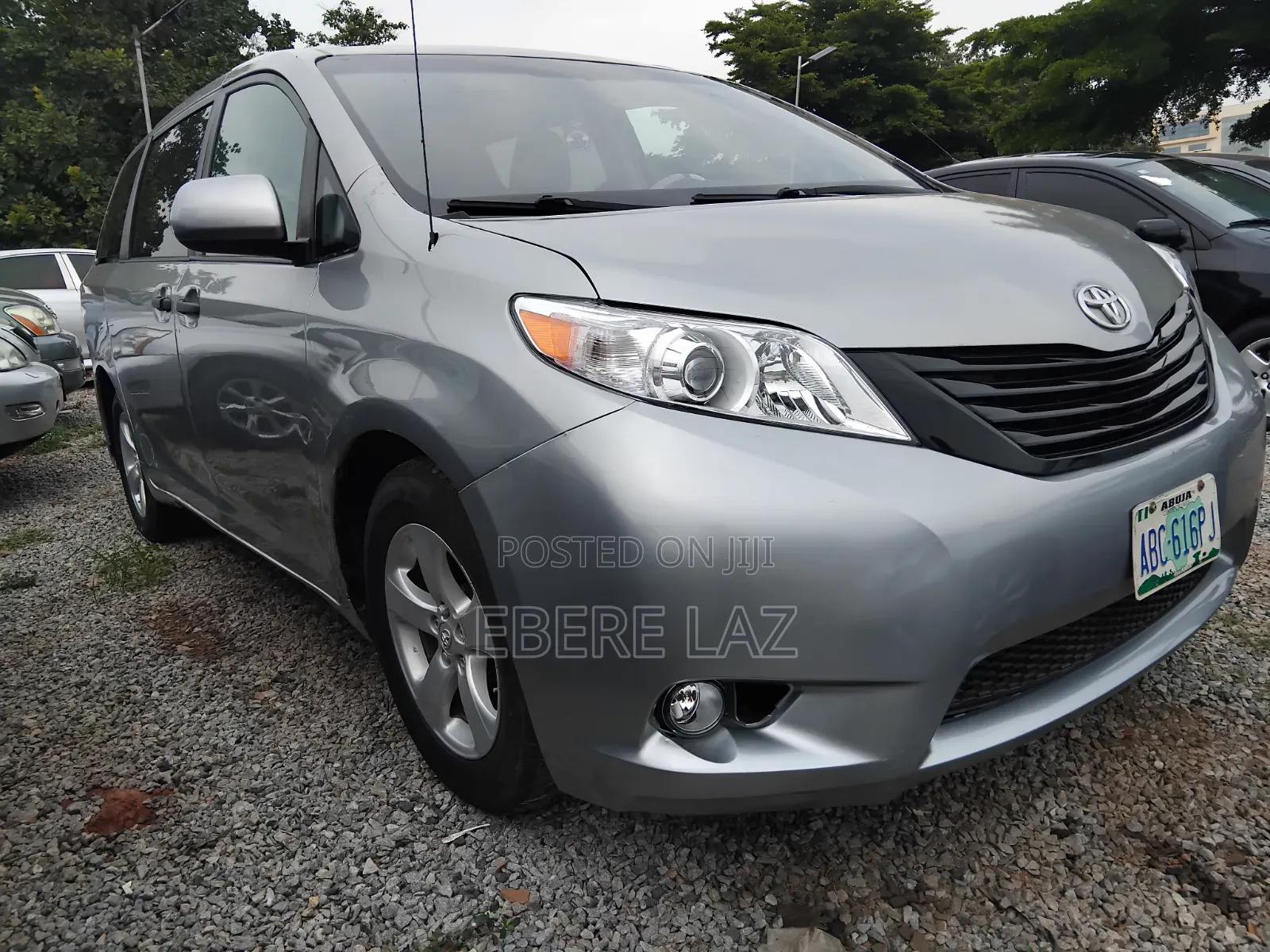 Toyota Sienna 2011 Silver