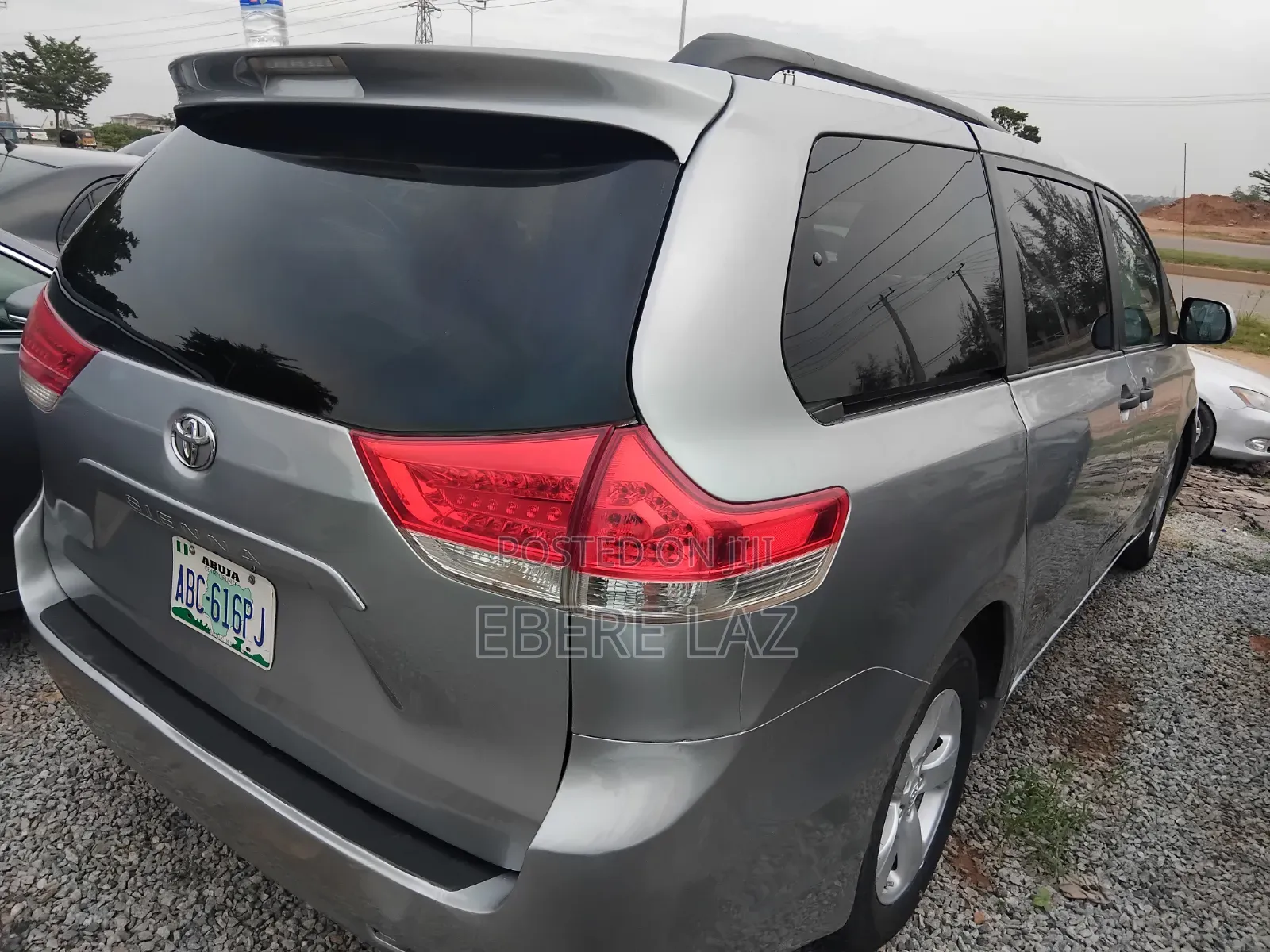 Toyota Sienna 2011 Silver